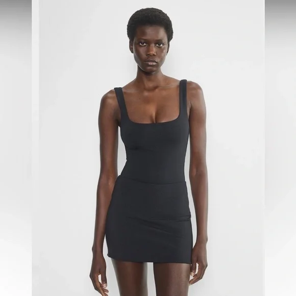 Aritzia Babaton Contour Squareneck Bodysuit, Soft Tan, Size Small - Picture 10 of 11